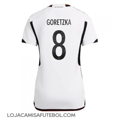 Camisa de Futebol Alemanha Leon Goretzka #8 Equipamento Principal Mulheres Mundo 2022 Manga Curta